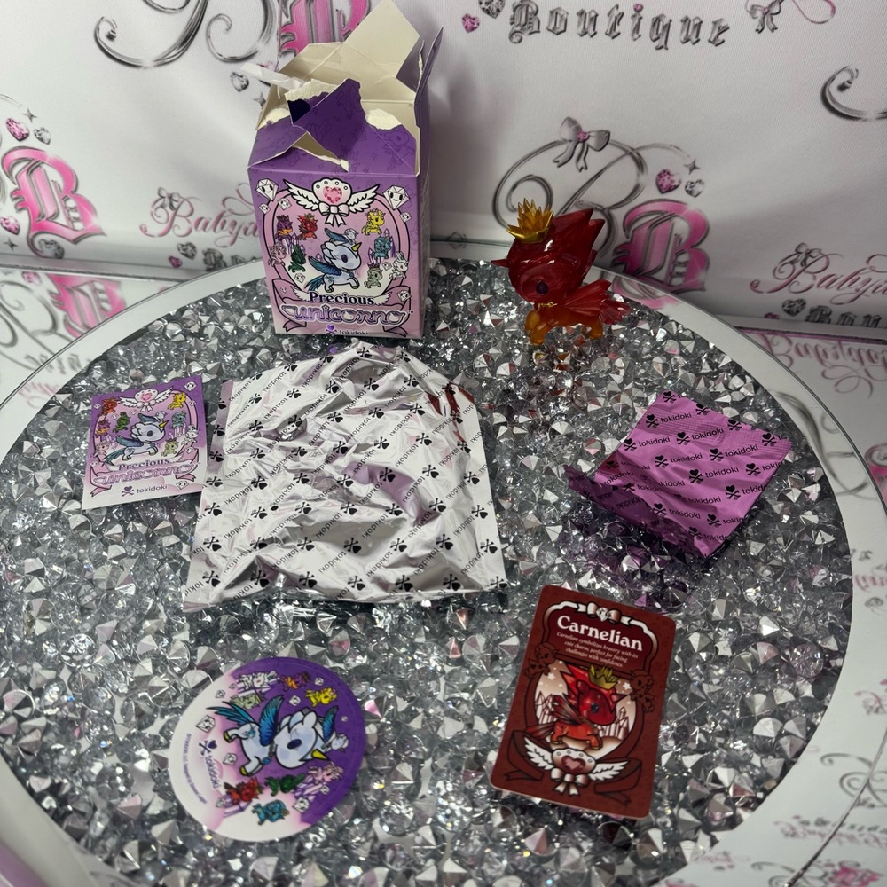Toki doki precious unicorno crystal carnelian figurine unicorn 🦄 red orange gold